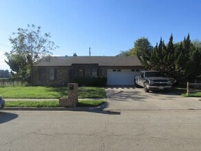 Building Photo - 1612 Arkansas Ave