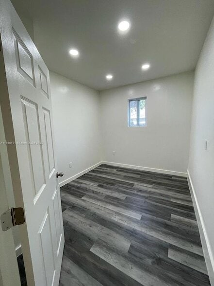 Building Photo - 2137 SE Glenrock Terrace