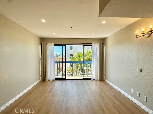 Foto del edificio - 1052 S Mariposa Ave