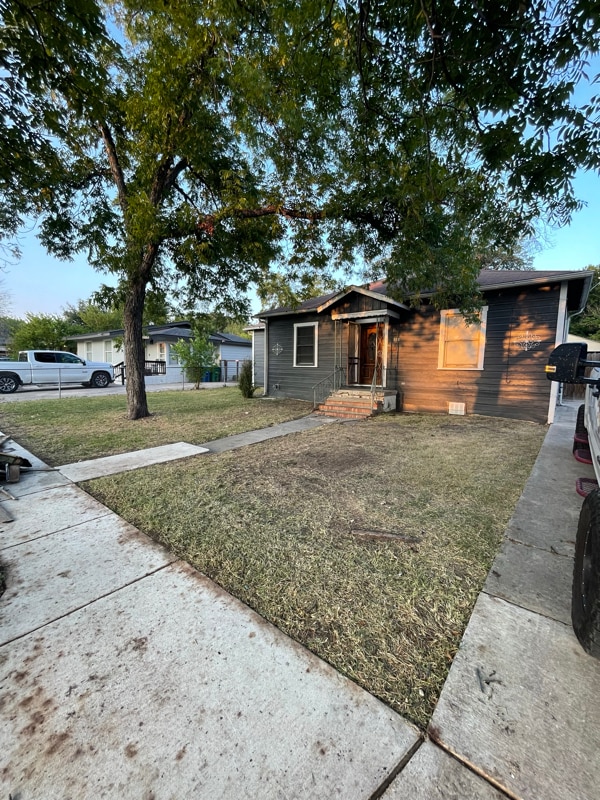 Primary Photo - 118 Broadbent Ave