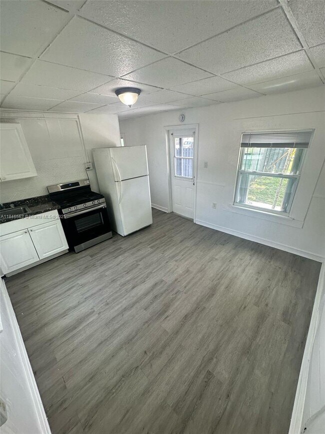 Foto del edificio - 25 SW 10th St