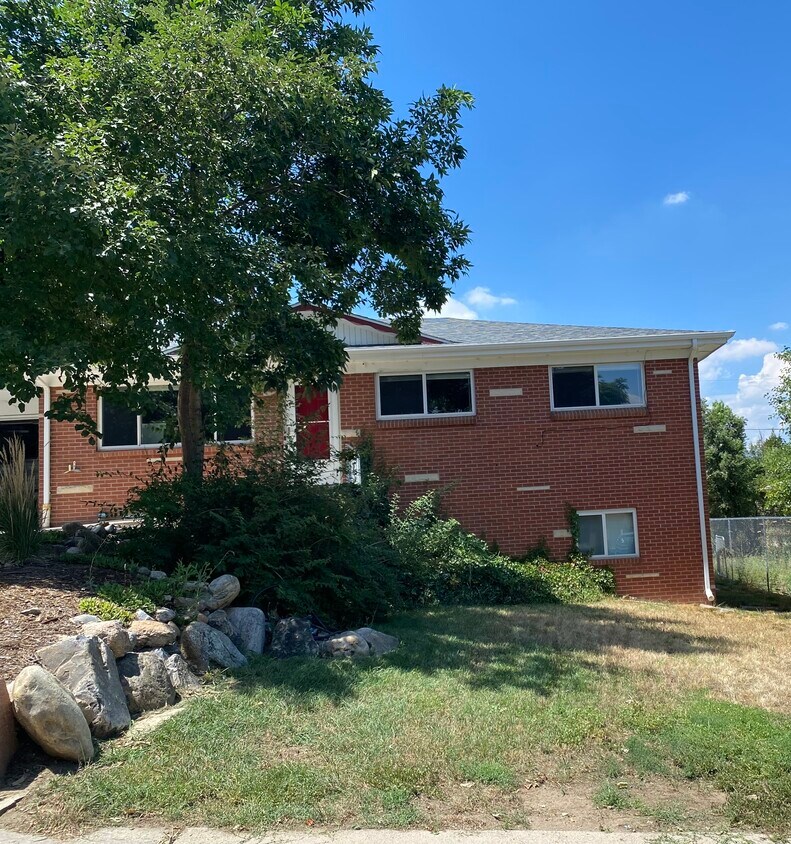 3555 Kline Street, Wheat Ridge, CO 80033 Townhome Rentals in Wheat