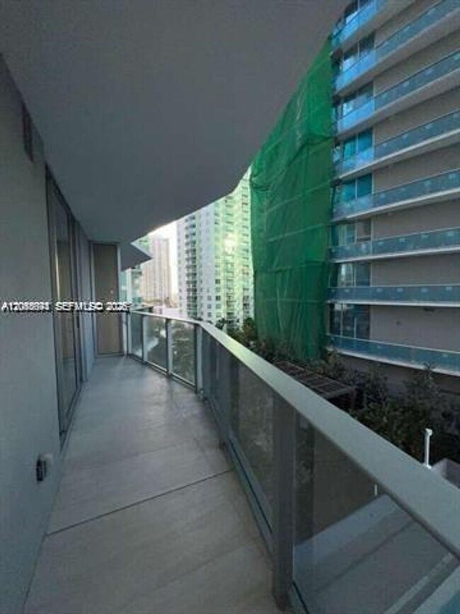 Foto del edificio - 77 SE 5th St