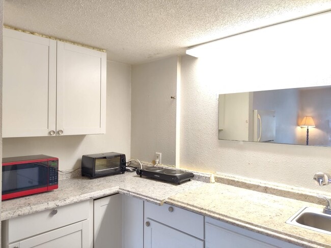 Building Photo - 2506 S Ocean Blvd