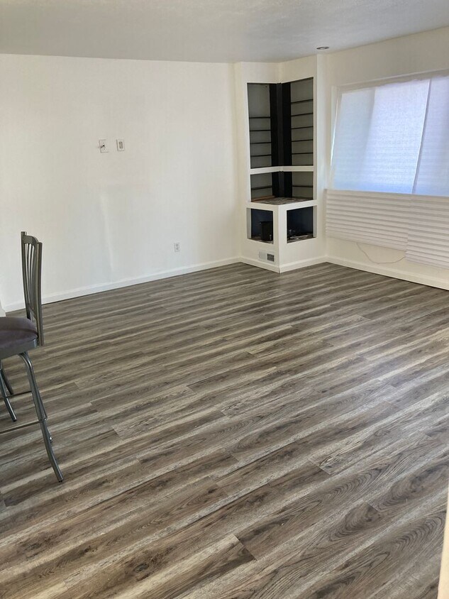 Primary Photo - Spacious 3 Bedroom 1 Bath House Located in...