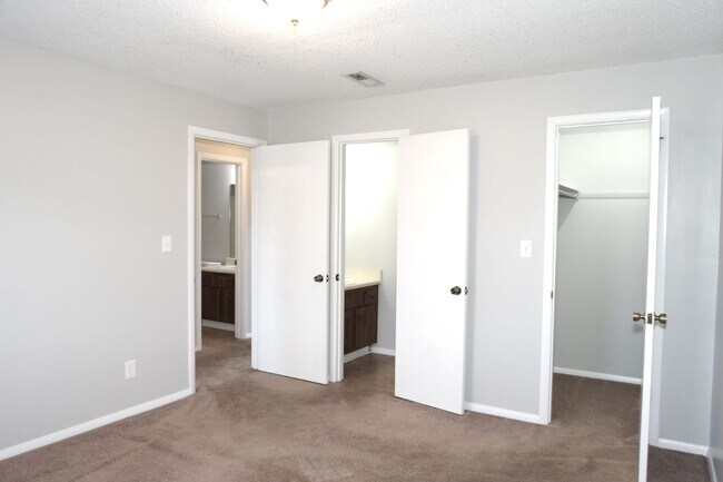 Foto del edificio - Available For Immediate Move-In!