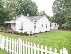 Building Photo - 103 N First St
