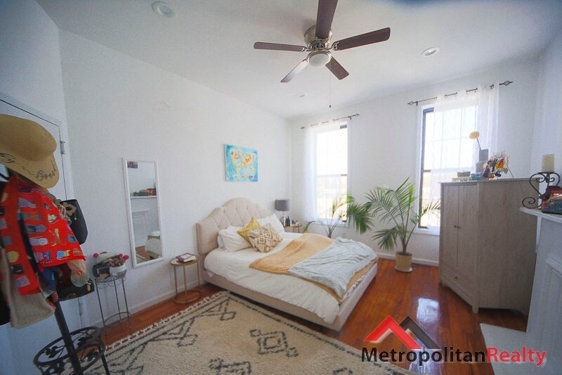 Primary Photo - 390 Prospect Ave