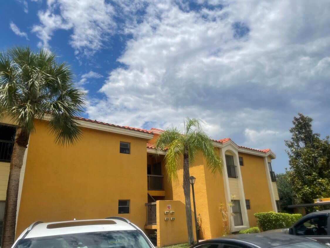 3884 Coral Tree Cir Unit 3884, Coconut Creek, FL 33073 Condo for Rent