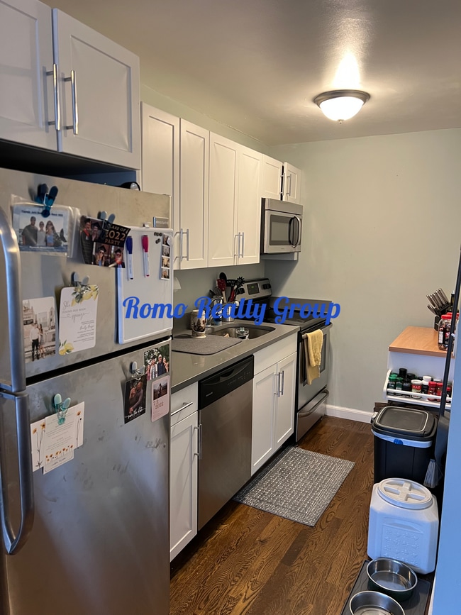 Building Photo - 45 Carlton St