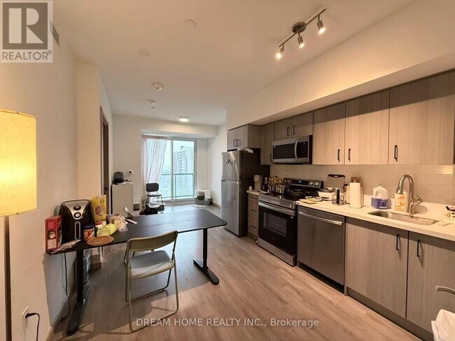 Photo du bâtiment - 3429 Sheppard Ave E