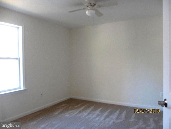 Foto del edificio - 7930 Gilmore Ave