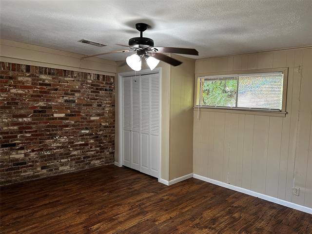 Foto del edificio - 214 Brookhaven Terrace