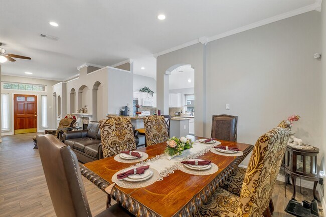 Foto del edificio - 16115 Charter Rock Dr