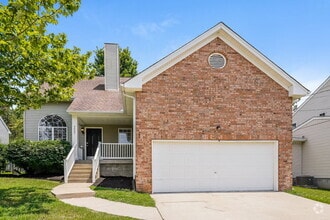Building Photo - 3005 Creekview Ln