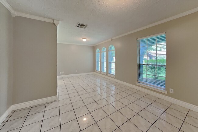 Foto del edificio - 3238 Three Pines Dr