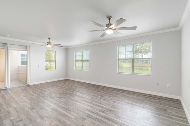 Photo - Fully updated 2/2 unit available now for a... Apartment