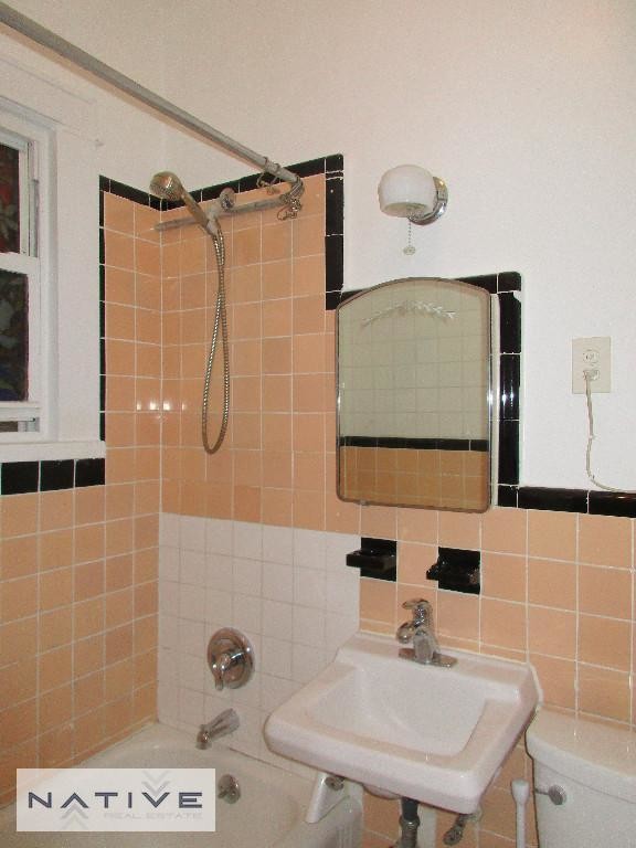 Foto del edificio - 1632 Stephen St