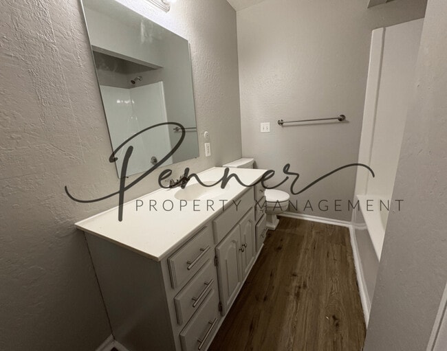 Building Photo - 1713 E T C Lea Rd