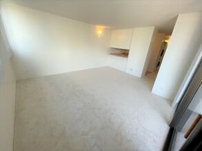 Building Photo - 1571 Piikoi St