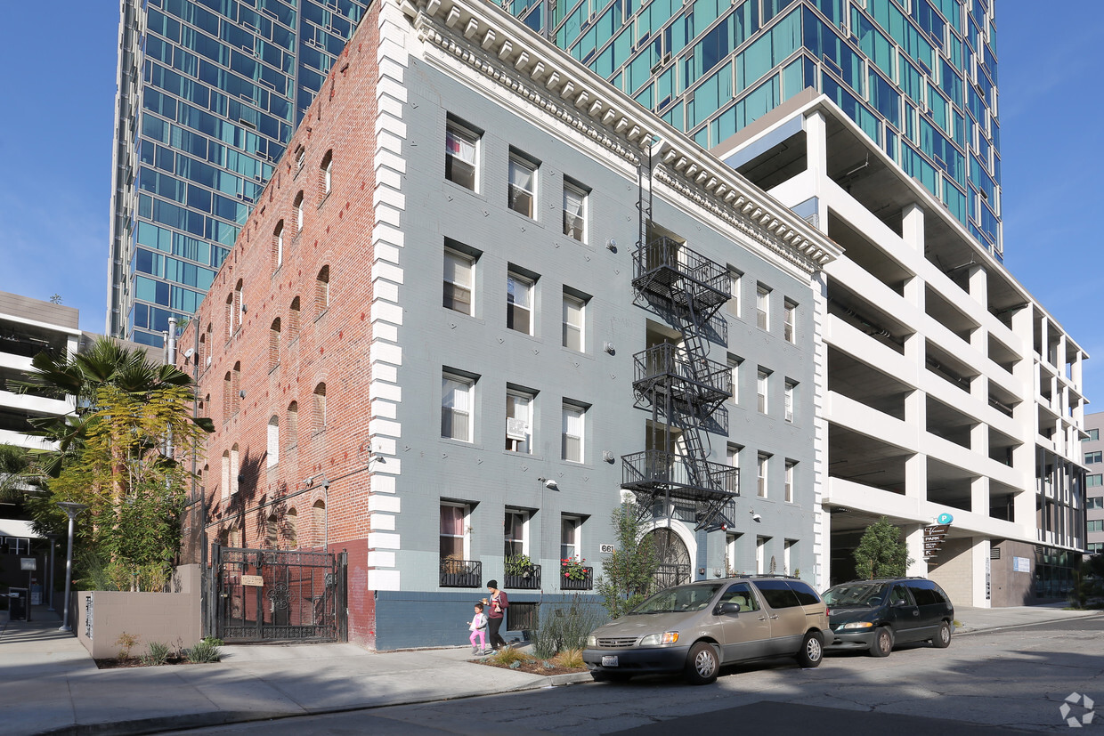 Shatto Place Apartments in Los Angeles, CA