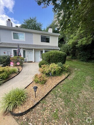 Building Photo - 5851 Shady Grove Cir