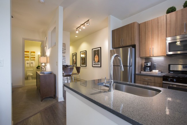 Parkside At Memorial Apartments - Houston, TX | Apartments.com