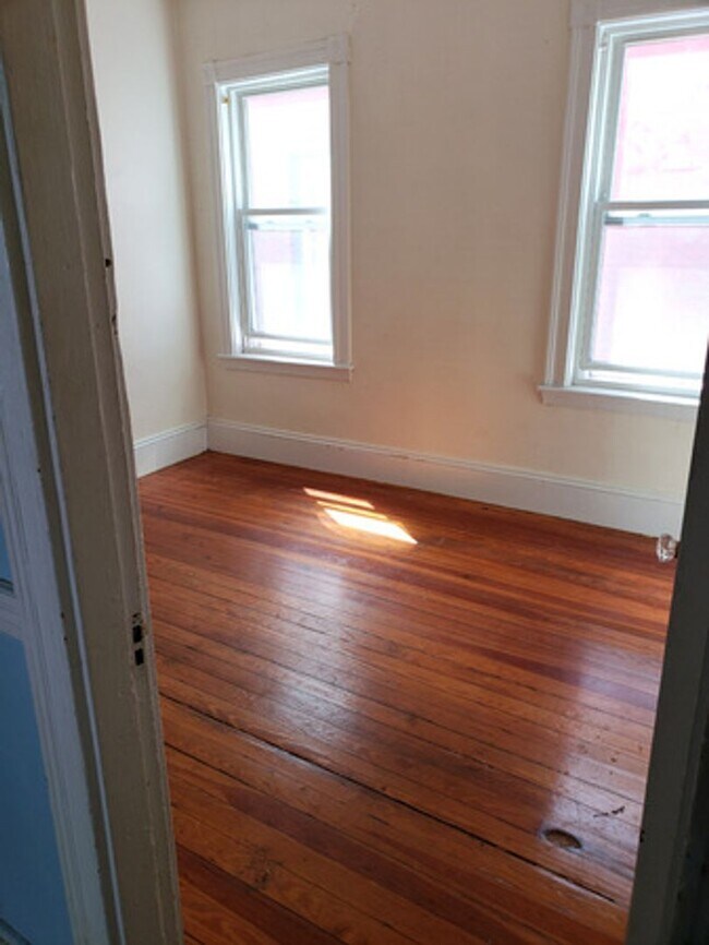 Building Photo - 340 Faneuil St