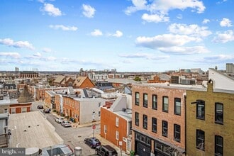 Building Photo - 1402 Light St