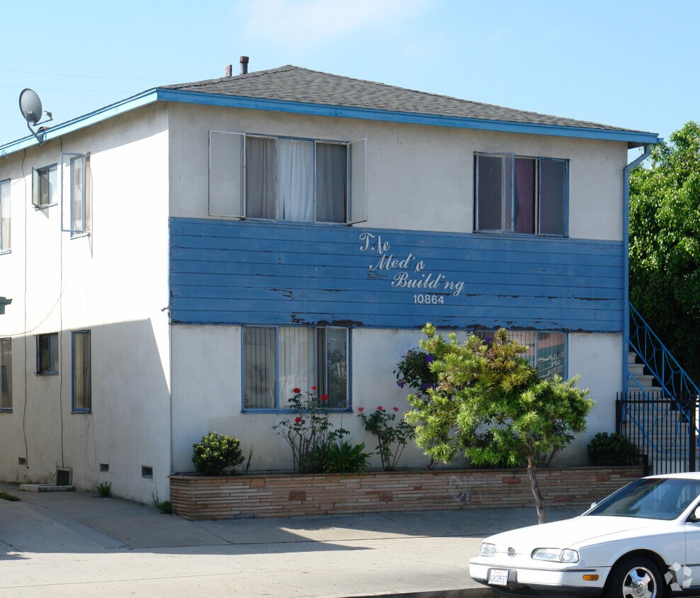 Building Photo - 10864 Venice Blvd