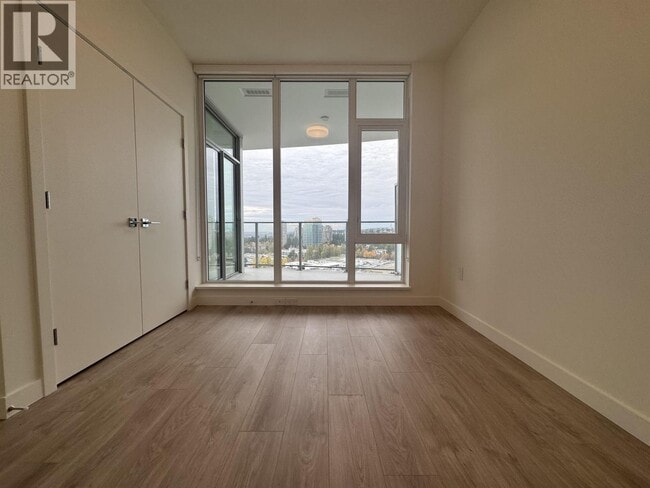 Photo du bâtiment - 7728 Park Cres