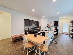 Building Photo - 14741 Hazel Br Dr