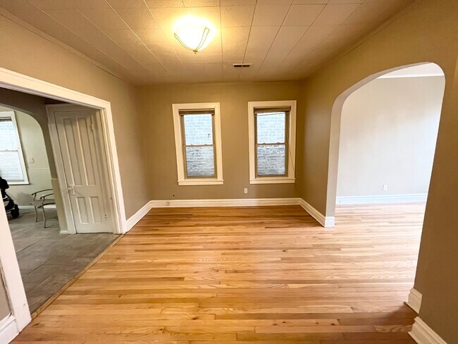 Foto del edificio - 1525 N Artesian Ave
