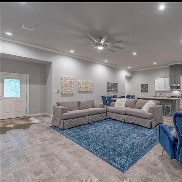 Foto del edificio - 3635 Kenyon Dr