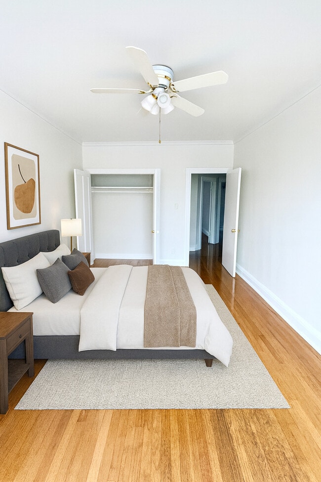 Building Photo - 2140 N Kildare Ave