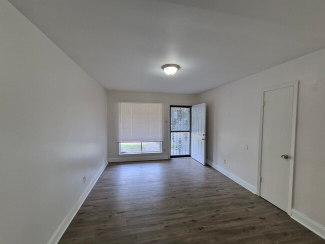 Foto del edificio - 3449 Tutwiler Ave