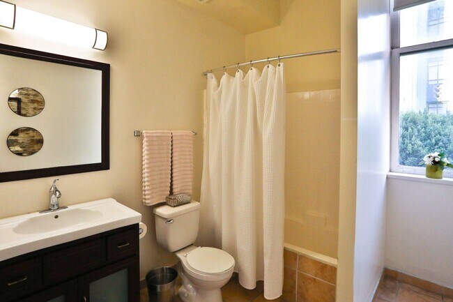 Interior Photo - The Blackstone on 9th and Broadway