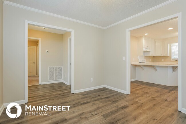 Foto del edificio - 305 Trestlewood Ln