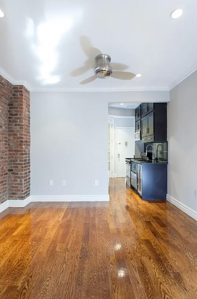 Building Photo - 131 Orchard St