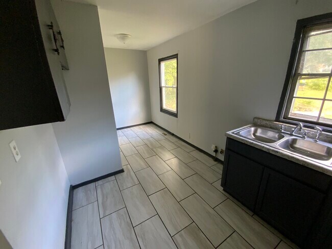 Foto del edificio - 905 Southmoor Dr