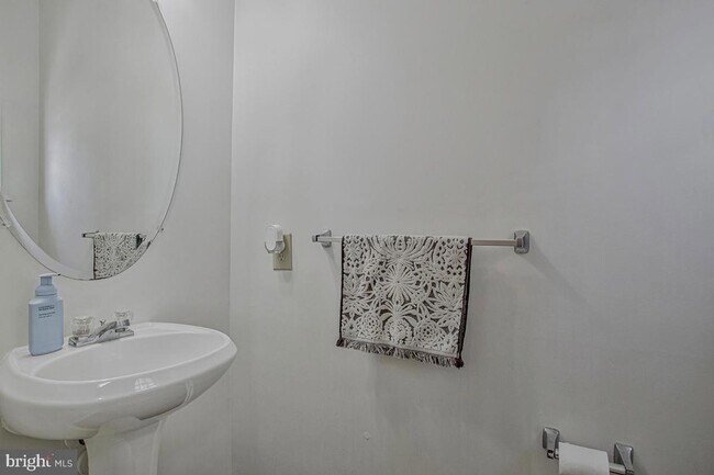 Foto del edificio - 1210 Needham Ct