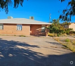 Building Photo - 2506 Christina Pl