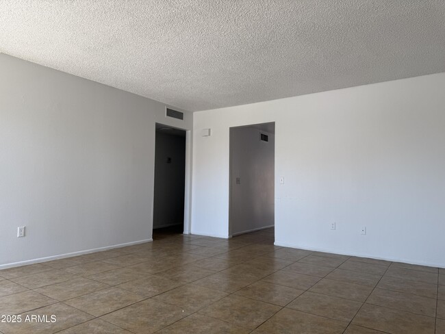 Building Photo - 5318 W Turney Ave