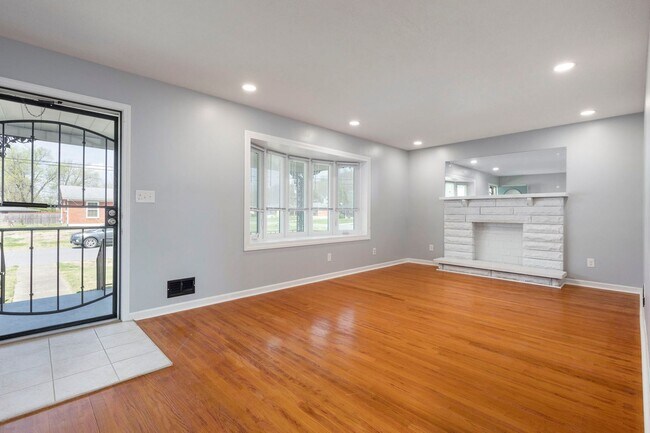 Foto del edificio - 1702 Bonnyville Blvd