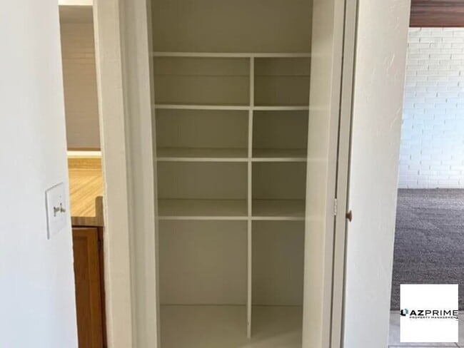 Building Photo - E Calle Managua