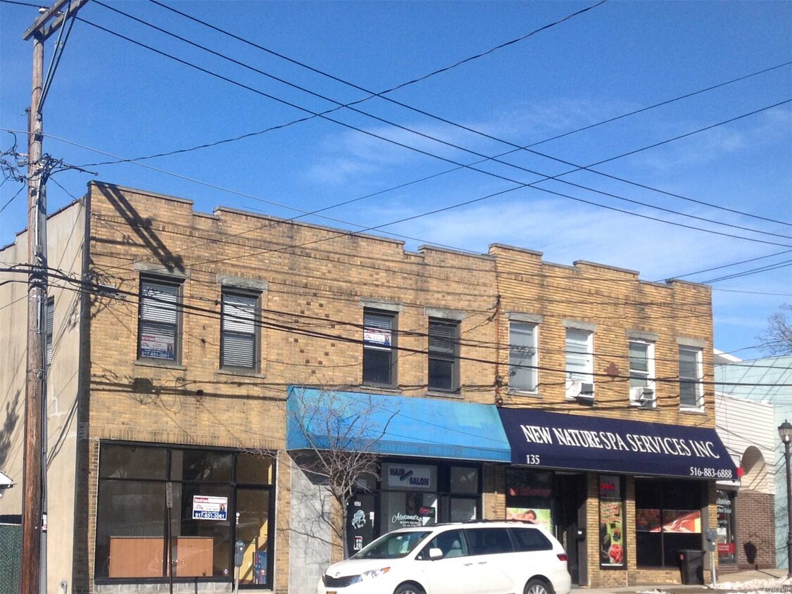 Primary Photo - 137 Main St