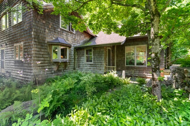 Foto del edificio - 51 Dusty Ridge Rd