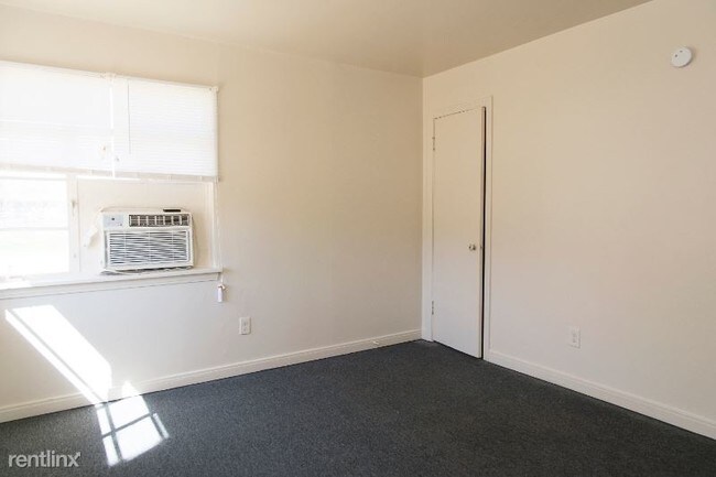Foto del edificio - 1 br, 1 bath House - 4063 Redbud Cir