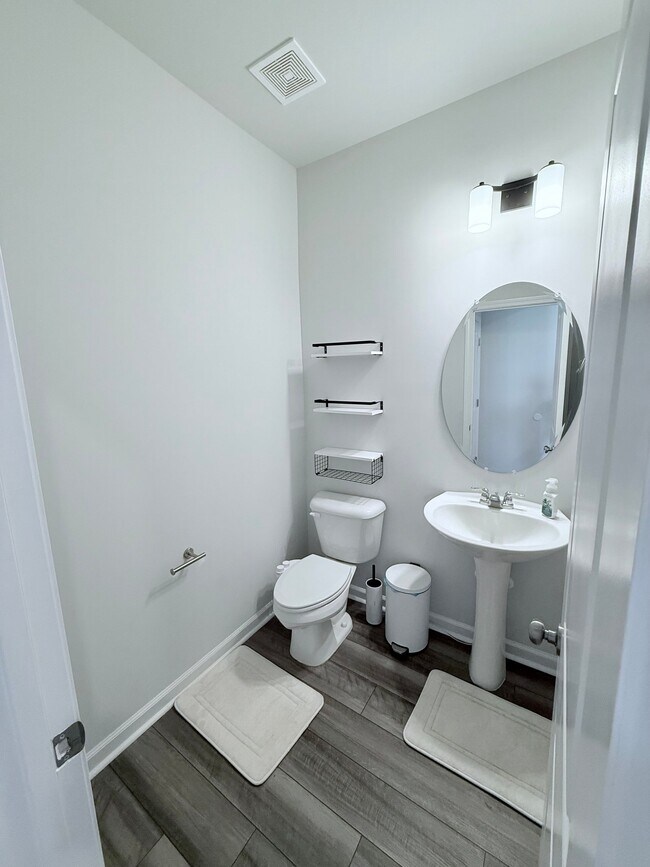Foto del edificio - 2431 Chert Ln