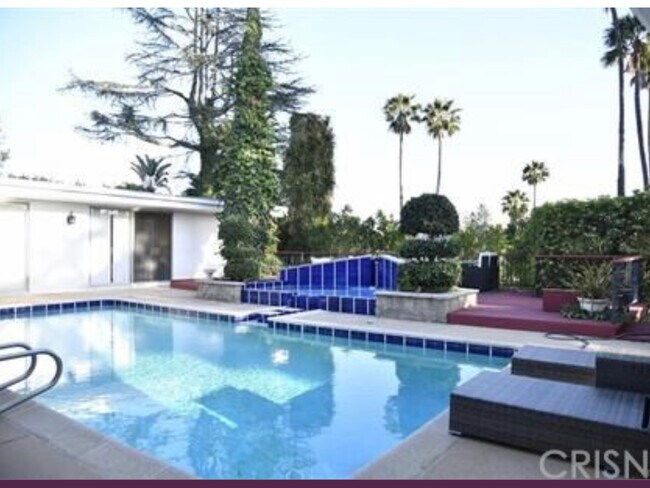 Foto del edificio - 8026 Okean Ter